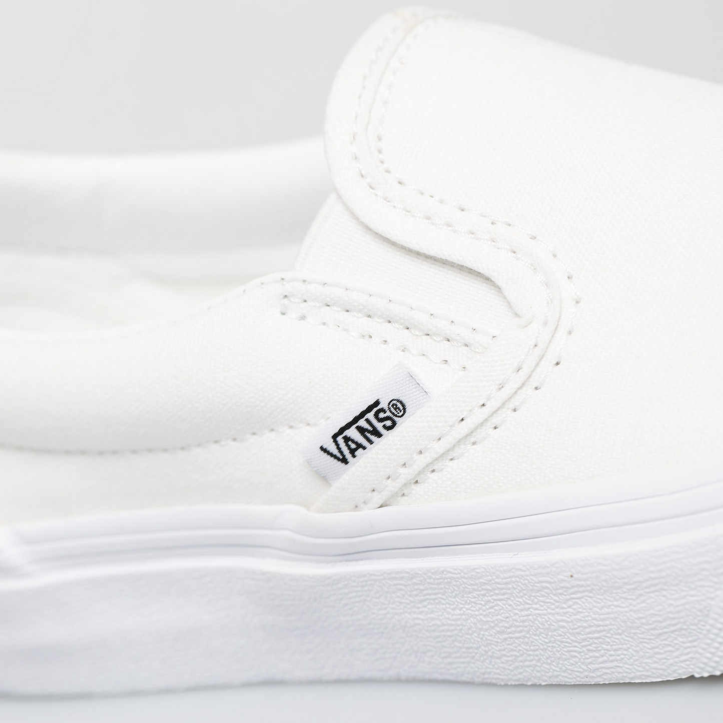 Vans Unisex Classic Slip-On Low Top Moc