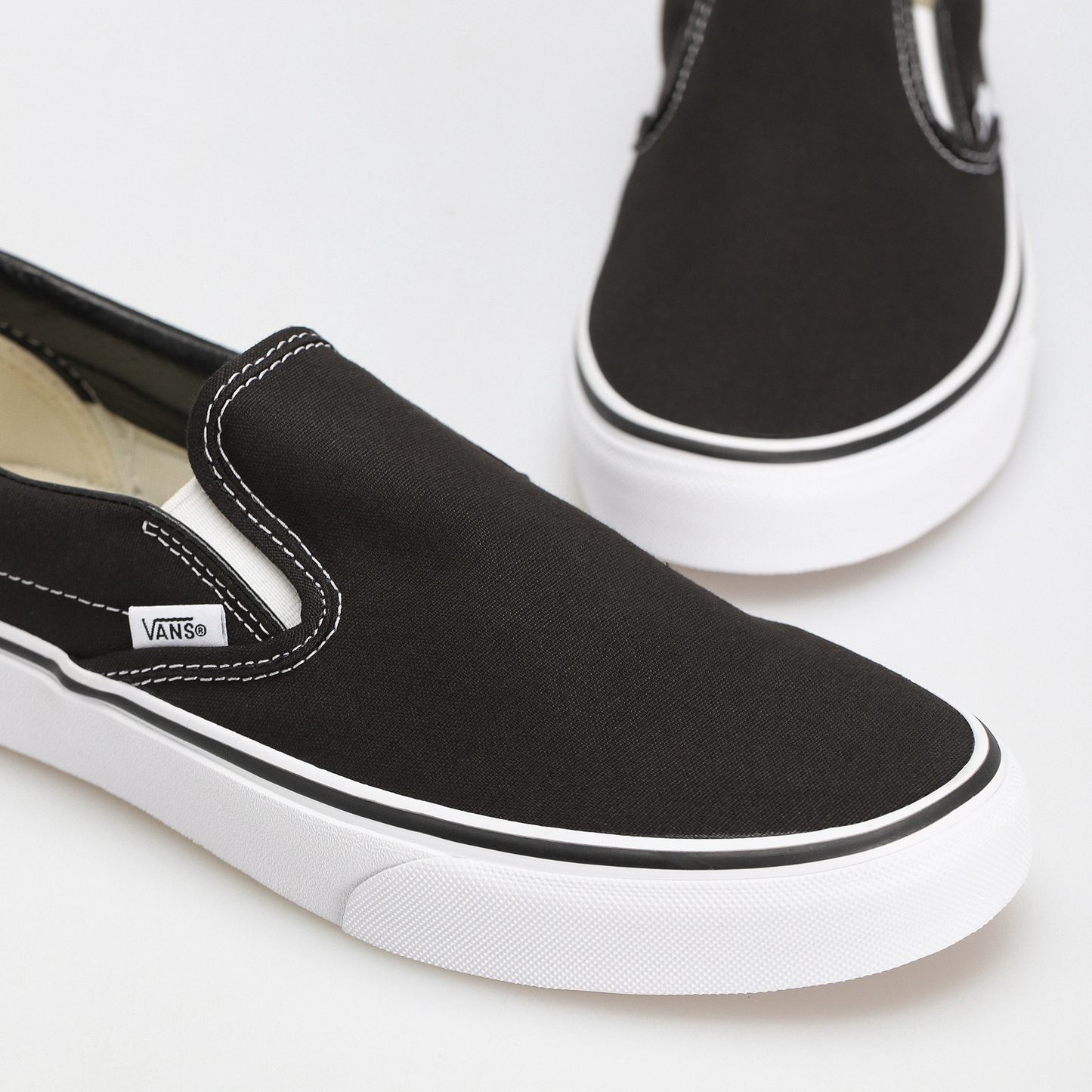Vans Unisex Classic Slip-On Low Top Moc
