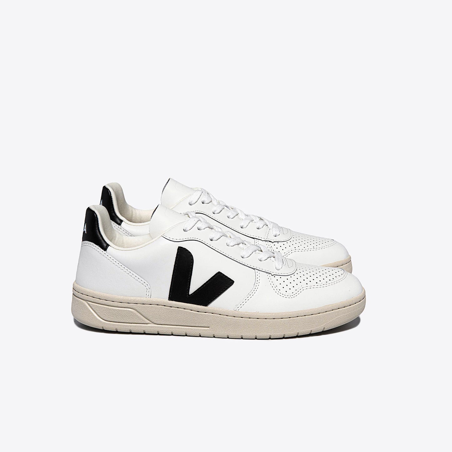Veja Man V-10 Sustainable Sneaker - Ndoros