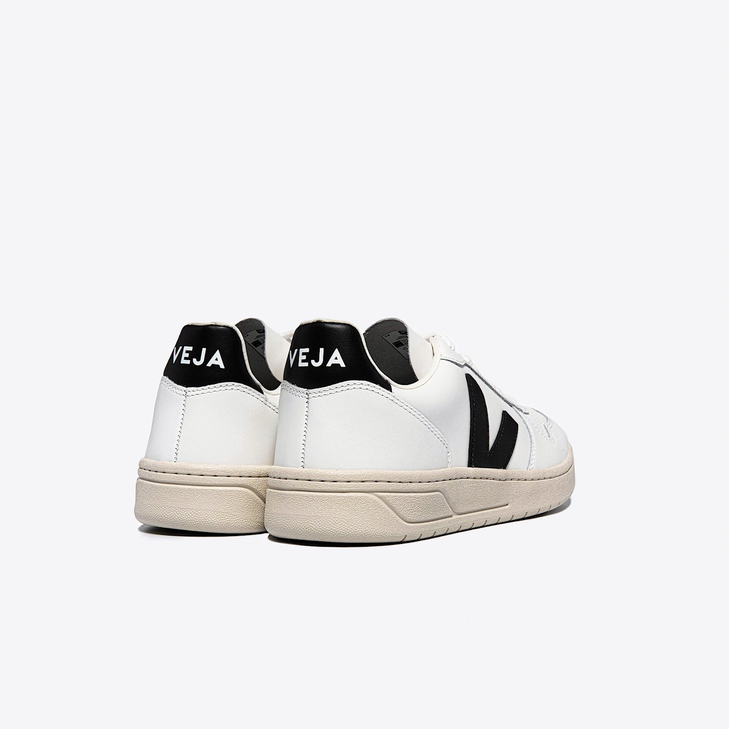 Veja Man V-10 Sustainable Sneaker - Ndoros
