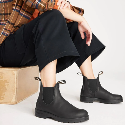 Blundstone Unisex 558 Classic Chelsea Boot, Black, Shock Absorption and Premium Water Resistant Leather