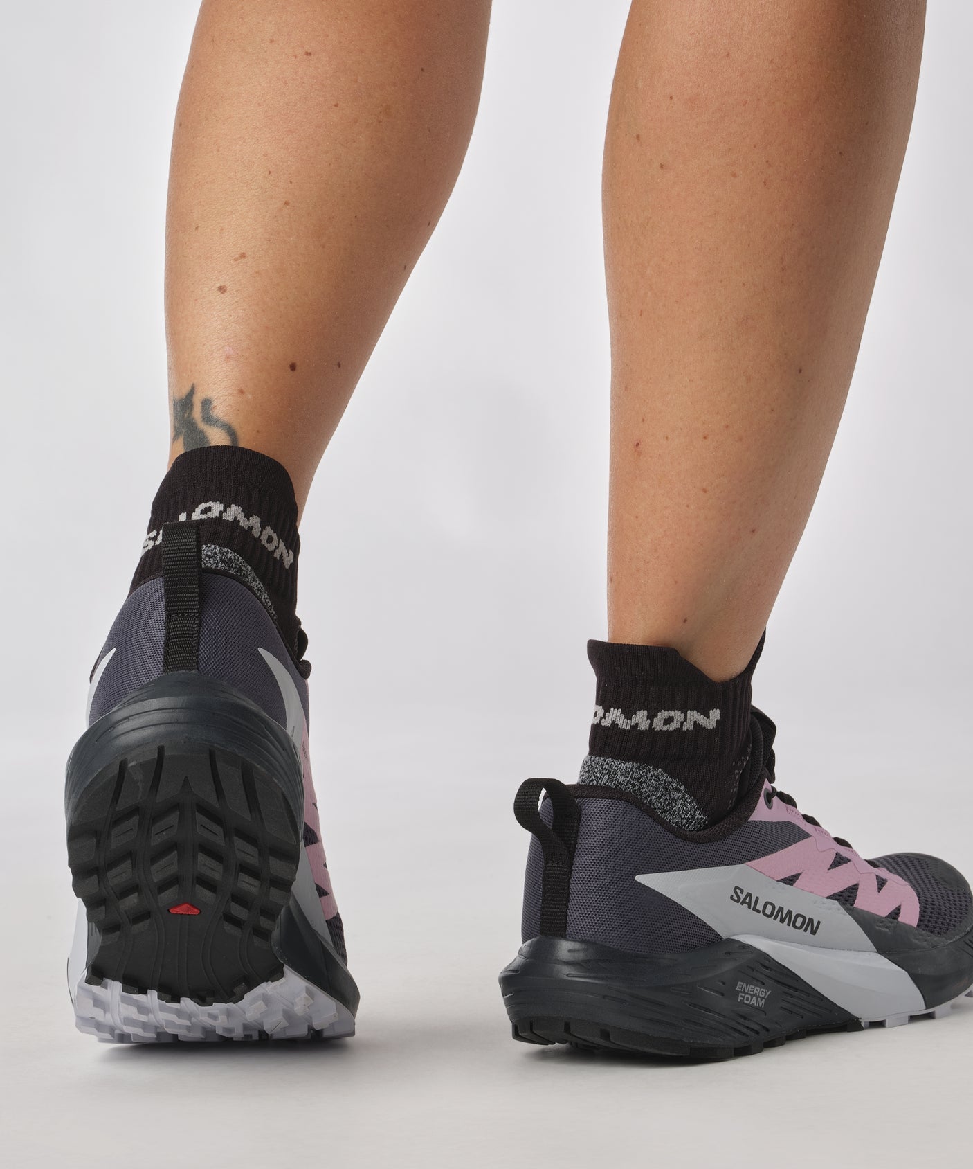 Chaussures de course sur sentier Salomon Sense Ride 5 pour femmes, noir/rose