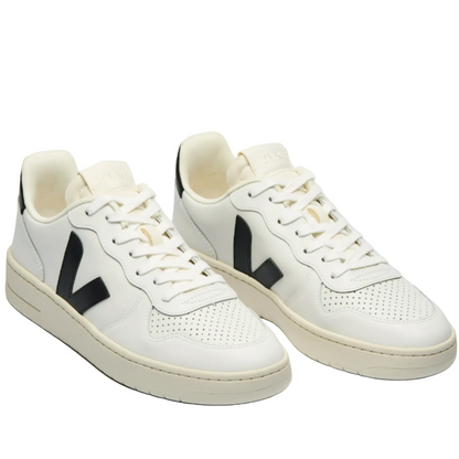 Veja  Woman V-10 Sustainable Sneaker