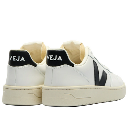 Veja  Woman V-10 Sustainable Sneaker
