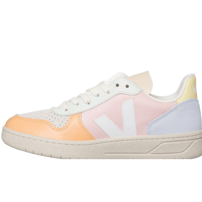 Veja  Woman V-10 Sustainable Sneaker