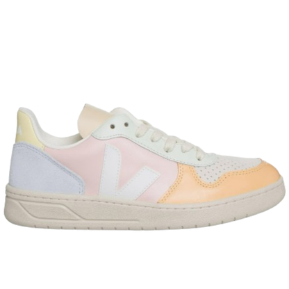 Veja  Woman V-10 Sustainable Sneaker
